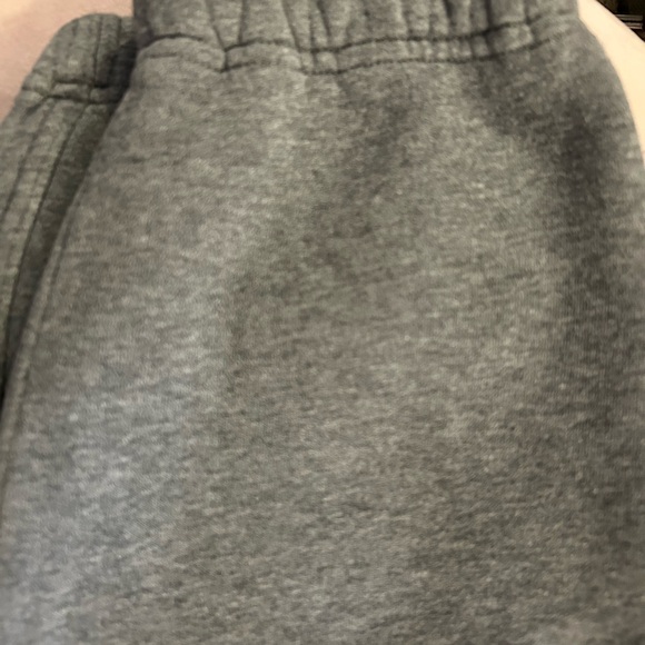 Abercrombie Fitch Heather Gray Essential cinched sweatpants - Picture 3 of 9